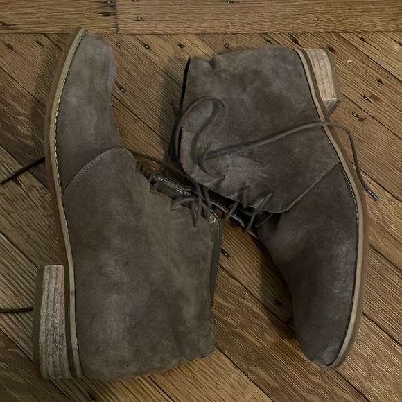 Waterproof lace up booties - Picture 2 of 5